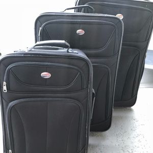 Set of 3 American Tourister Suitcases